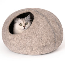 Lade das Bild in den Galerie-Viewer, Cat Cave Bed -Handmade Wool Cat Bed Cave with Mouse Toy
