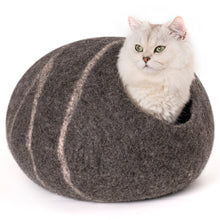 Charger l&#39;image dans la galerie, Cat Cave Bed -Handmade Wool Cat Bed Cave with Mouse Toy
