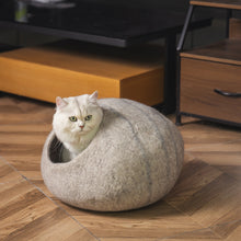 Charger l&#39;image dans la galerie, Cat Cave Bed -Handmade Wool Cat Bed Cave with Mouse Toy
